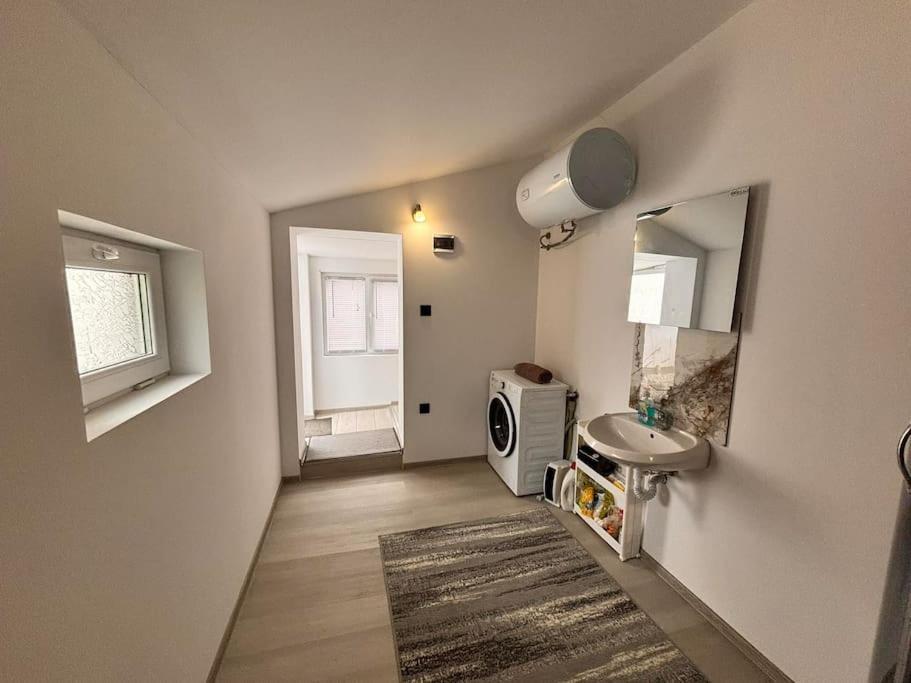 Nice House Near City Center Of روس المظهر الخارجي الصورة