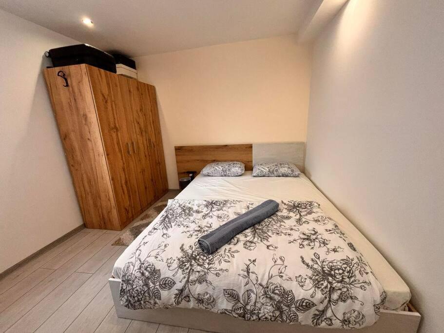 Nice House Near City Center Of روس المظهر الخارجي الصورة